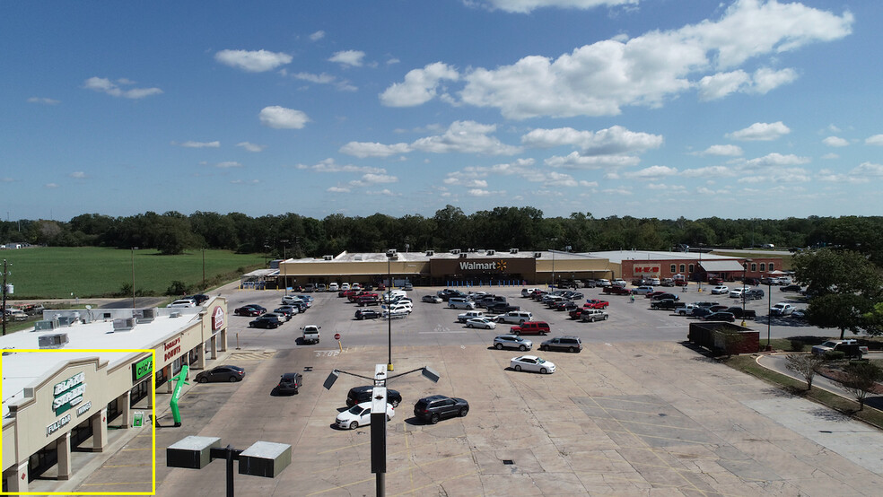 2101 Milam St, Columbus, TX for rent - Building Photo - Image 3 of 6