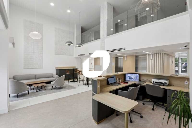 24 Boulevard De Pesaro, Nanterre to rent - Interior Photo - Image 2 of 25