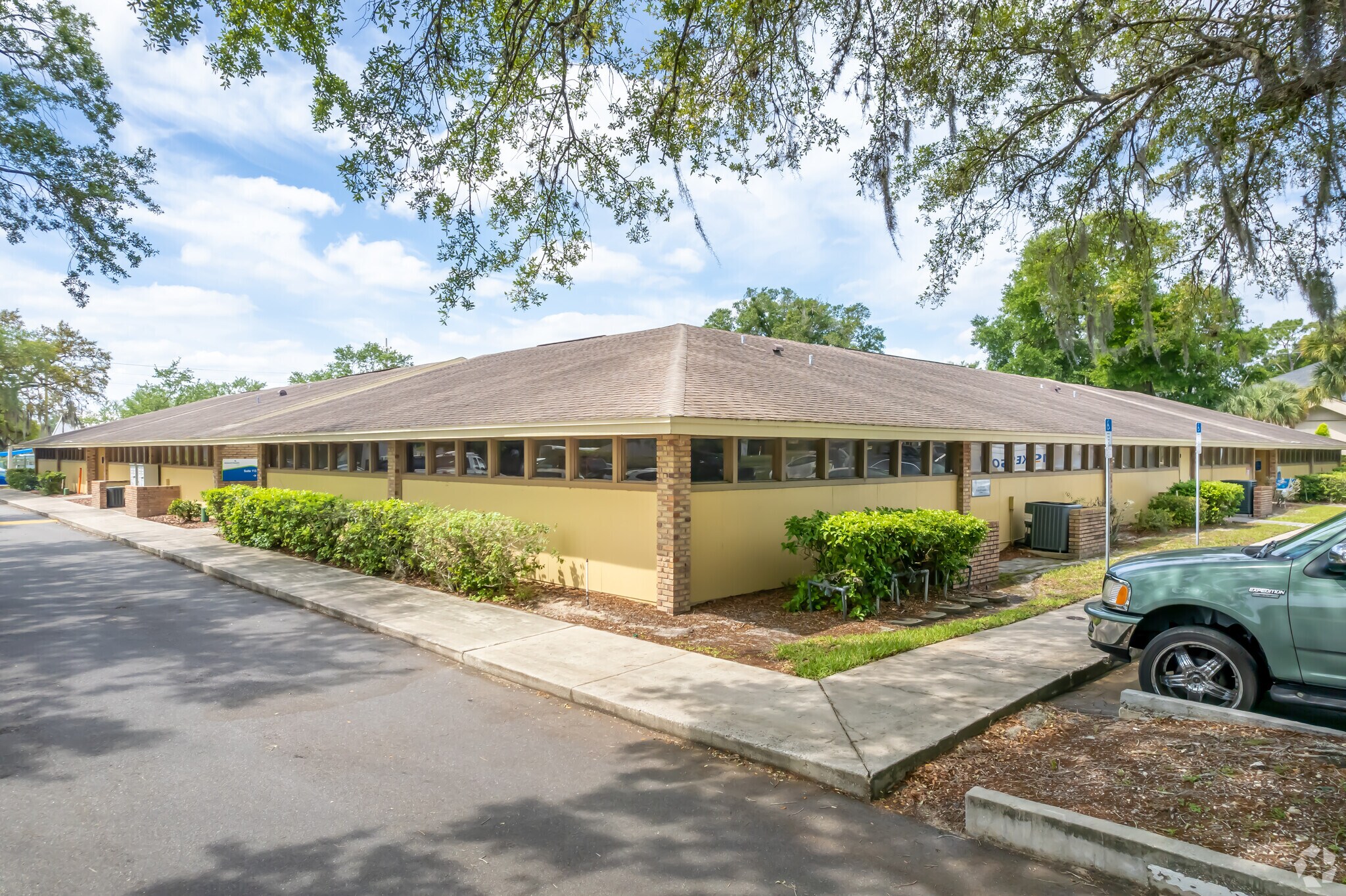 631 Palm Springs Dr, Altamonte Springs, FL for sale Primary Photo- Image 1 of 1