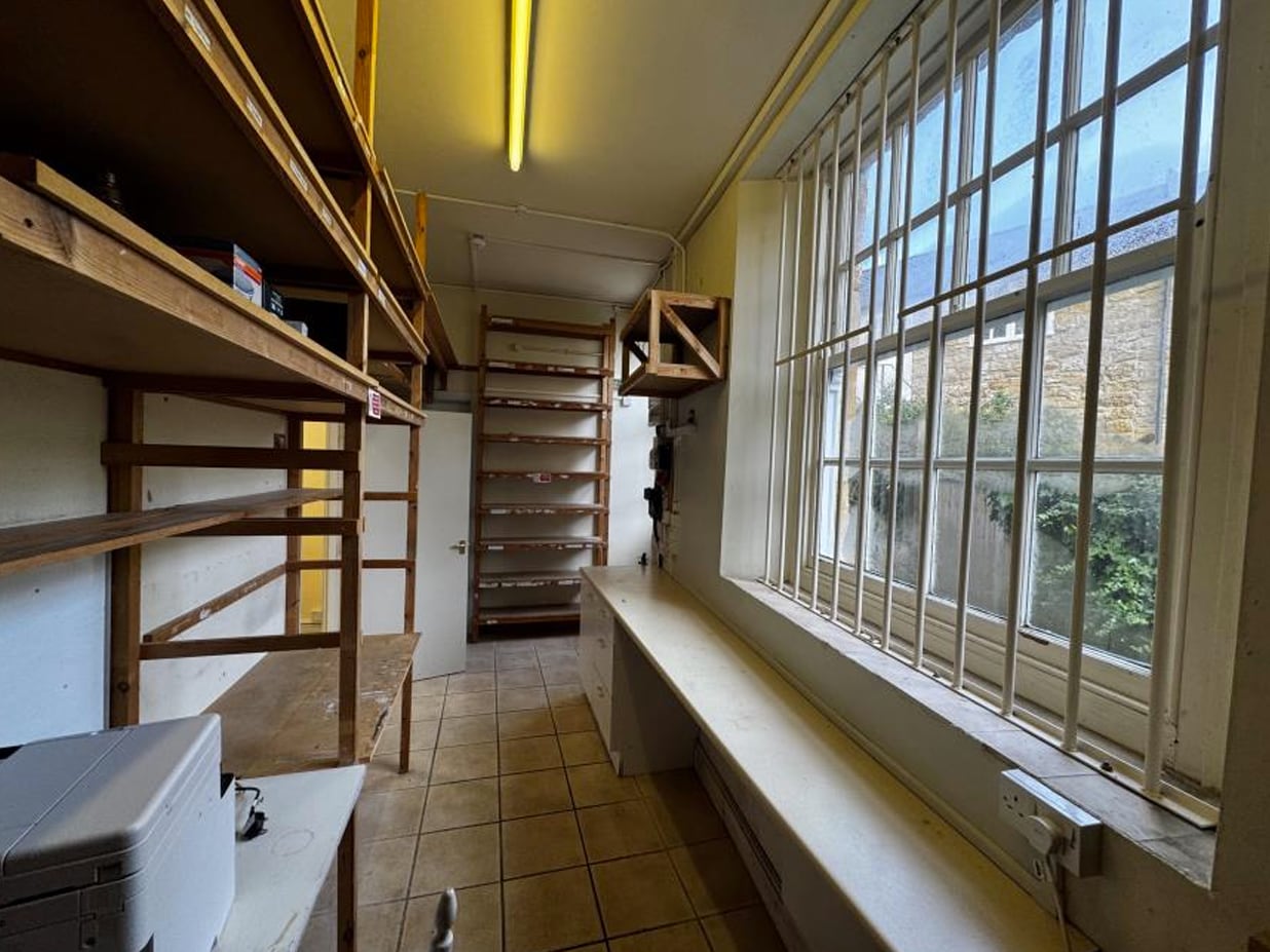 South St, Sherborne to rent Interior Photo- Image 1 of 3