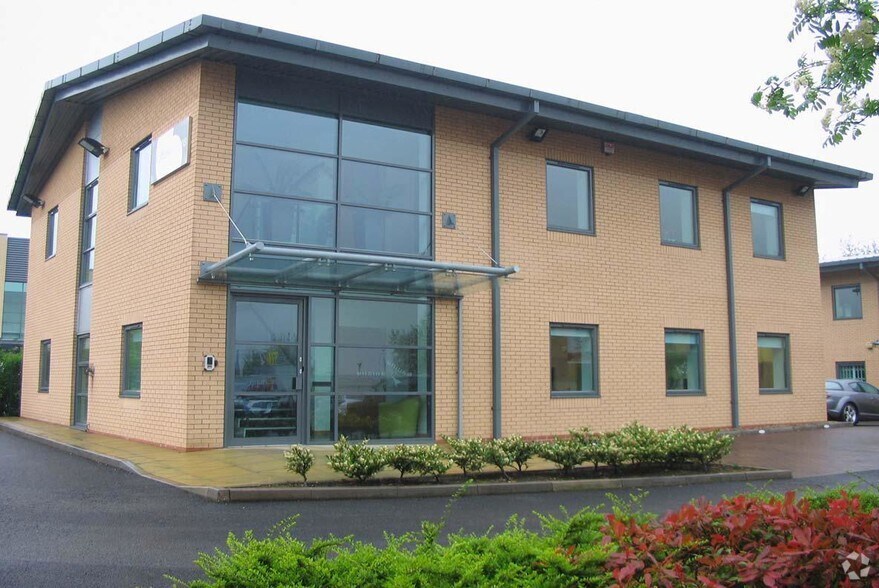 Castlegate Way, Dudley for sale - Primary Photo - Image 1 of 1