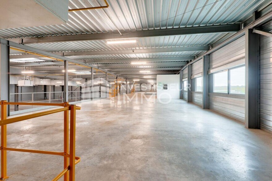 Light Industrial in Villeparisis to rent - Interior Photo - Image 2 of 5