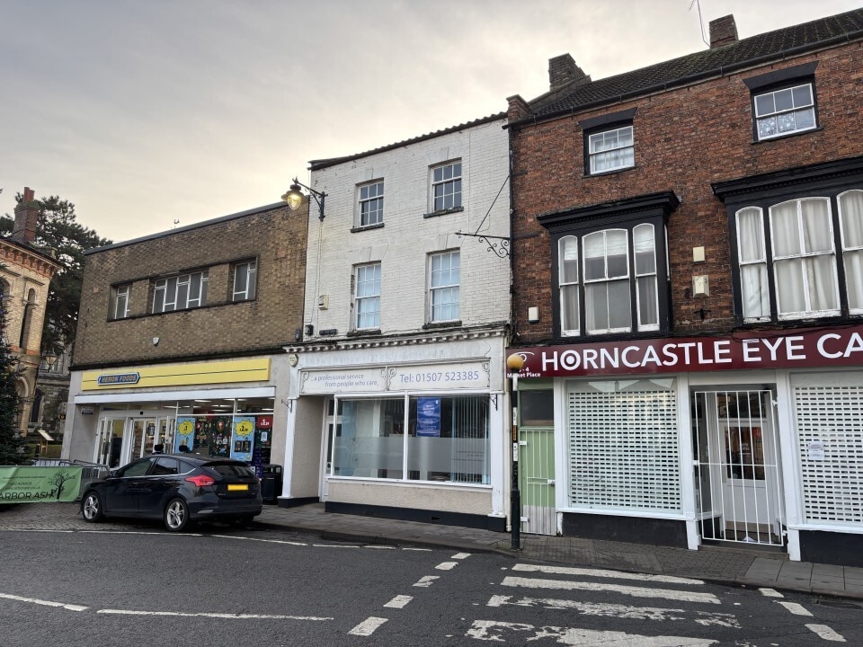 1-2 Market Pl, Horncastle for sale Primary Photo- Image 1 of 2