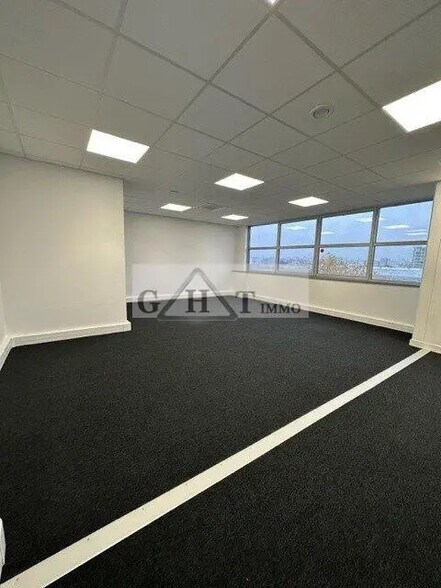 Office in Alfortville to rent - Interior Photo - Image 3 of 4