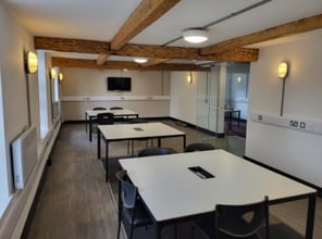 1 Globe Sq, Dukinfield to rent Interior Photo- Image 1 of 2