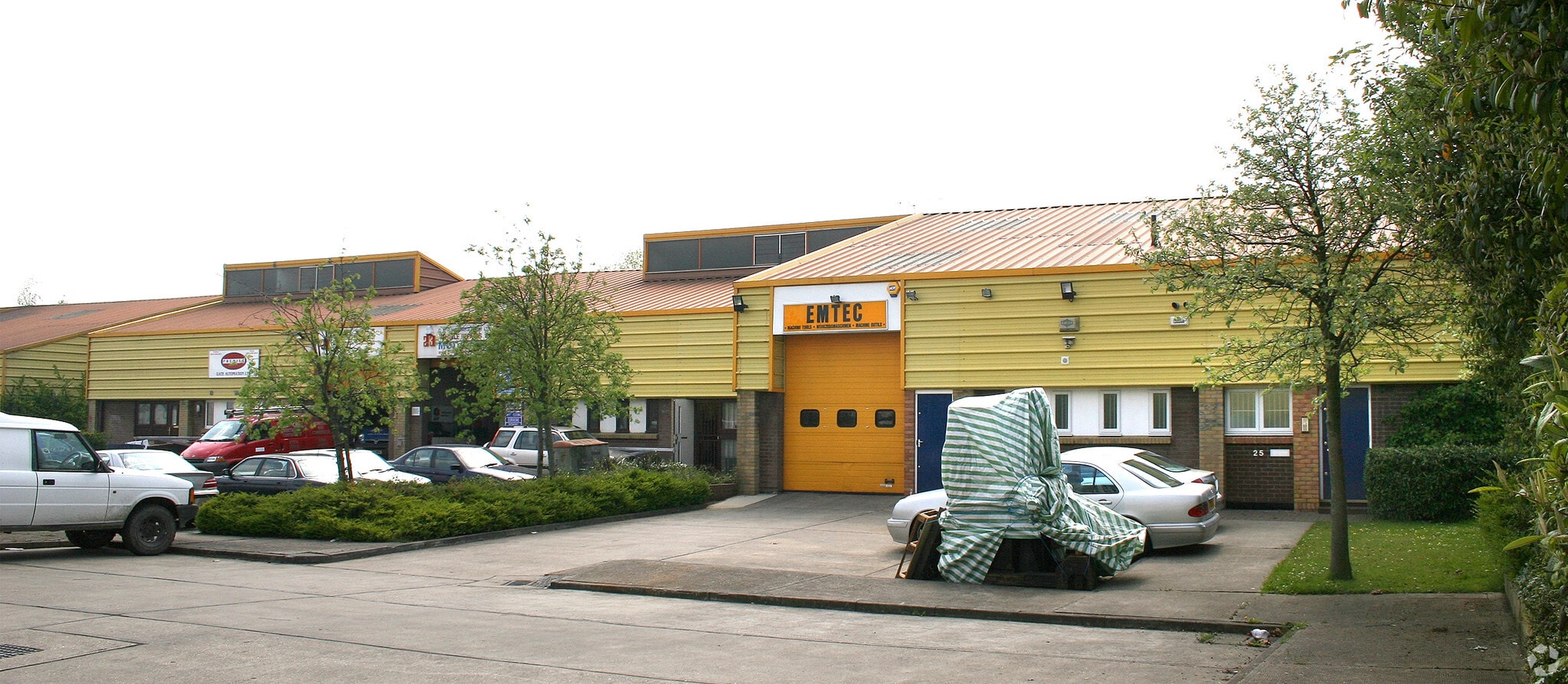 23-25 Buckwins Sq, Basildon for sale Primary Photo- Image 1 of 2