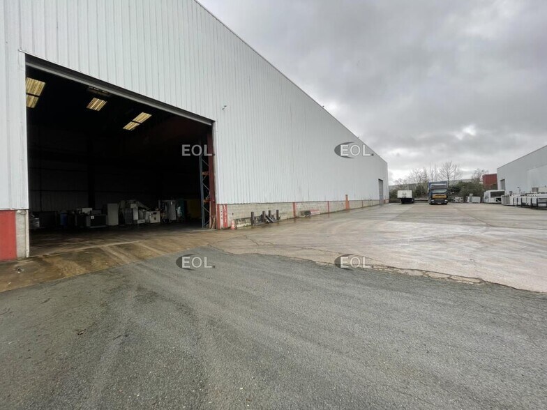 Light Industrial in SAINT-OUEN-L'AUMONE to rent - Building Photo - Image 3 of 6