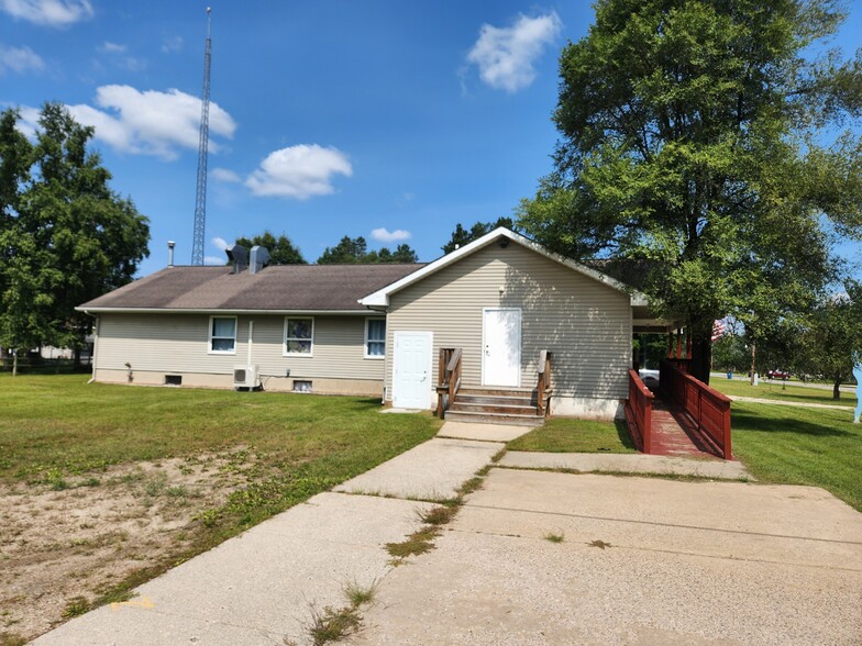 901 N Main St, Evart, MI for sale - Building Photo - Image 3 of 10