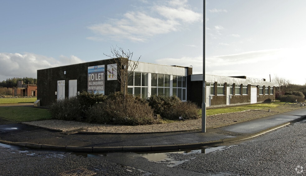 STEVENSTON INDUSTRIAL ESTATE portfolio of 16 properties for sale on LoopNet.co.uk - Building Photo - Image 2 of 14