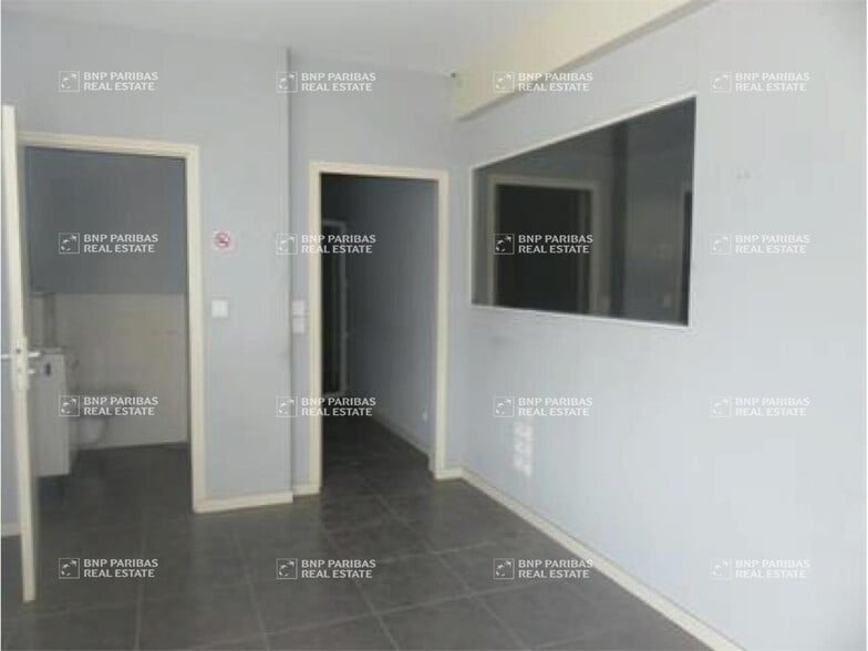 Light Industrial in Neuville-sur-Saône to rent - Interior Photo - Image 3 of 16