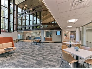 100 Berwyn Park, Berwyn, PA to rent Lobby- Image 2 of 12