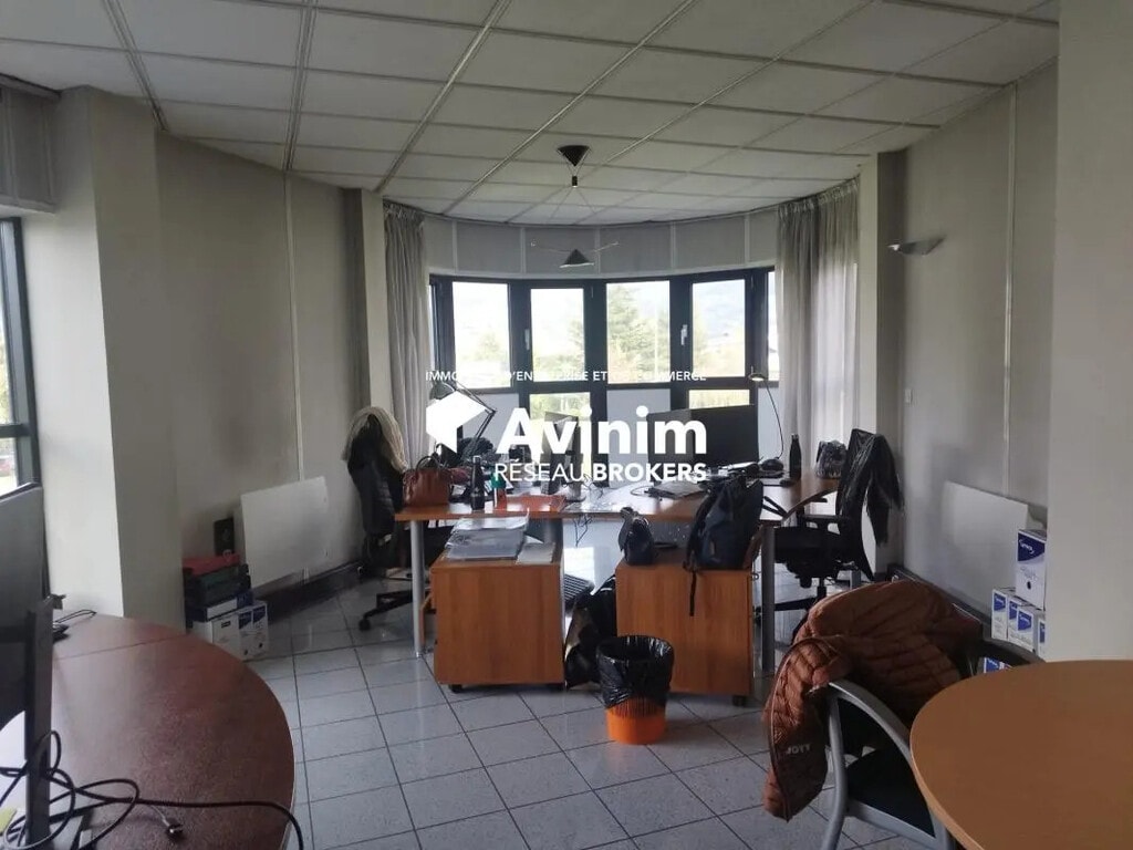 Vente Bureaux 400 m² - Photo 1