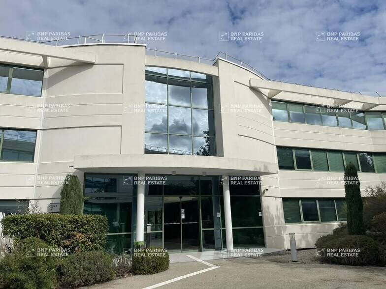 Office in Valbonne to rent - Building Photo - Image 1 of 15