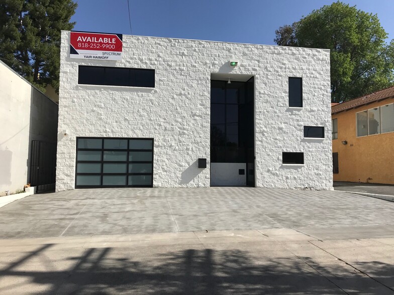 23012 Ventura Blvd, Woodland Hills, CA for sale - Building Photo - Image 1 of 1