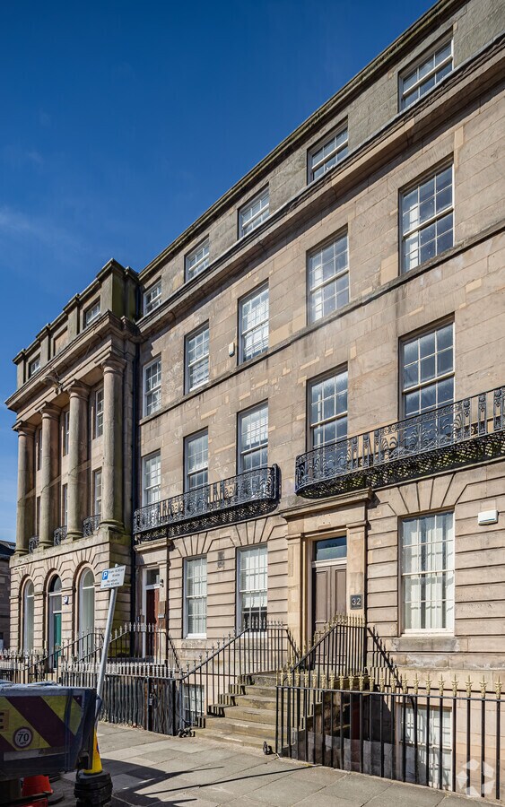 32 Hamilton Sq, Birkenhead CH41 6AZ UK