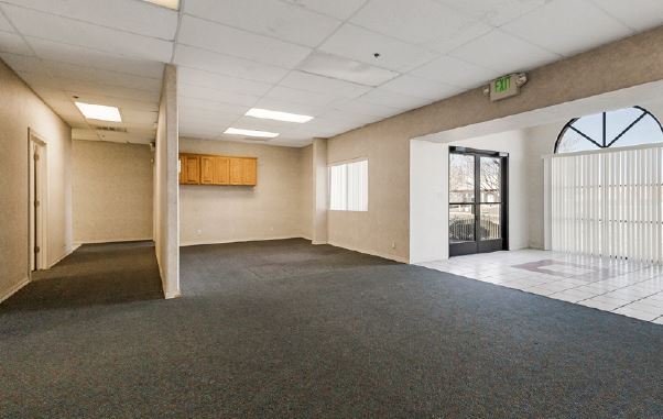 250 Airport Pky, Oroville, CA for rent - Interior Photo - Image 3 of 5