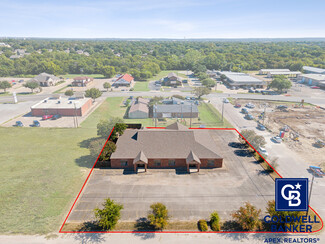 More details for 302 Lincoln Park Dr, Cleburne, TX - Office for Sale