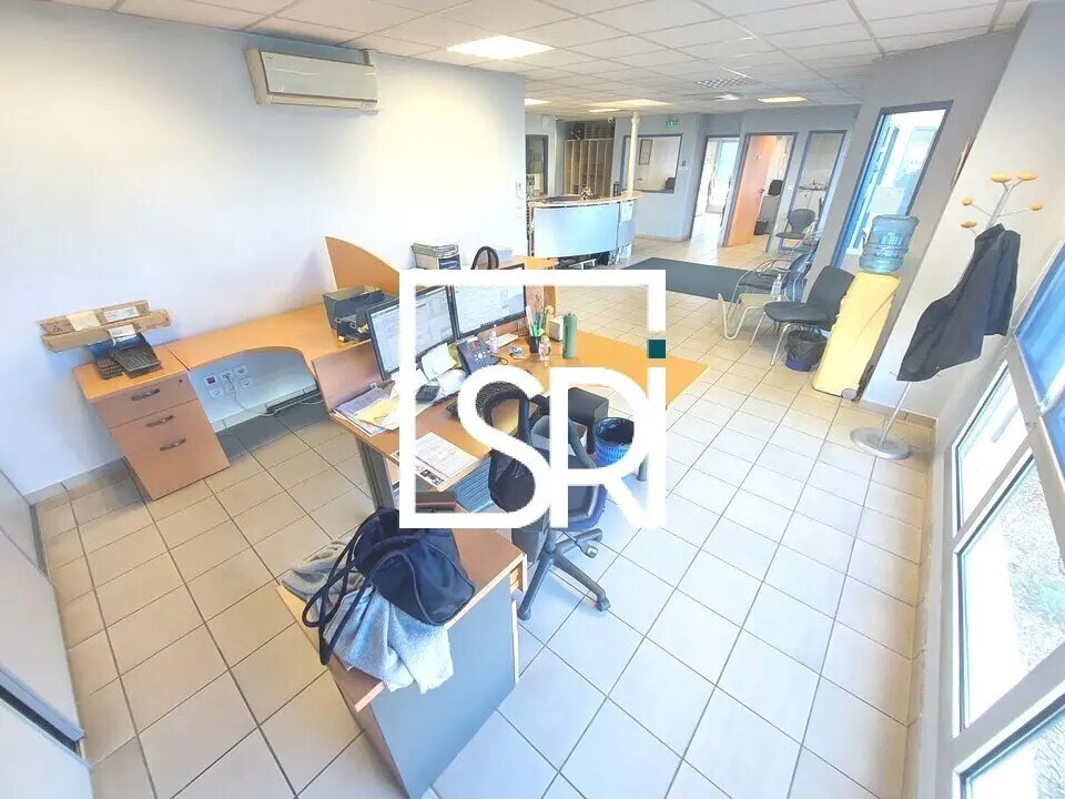 Location Bureaux 276 m² - Photo 1