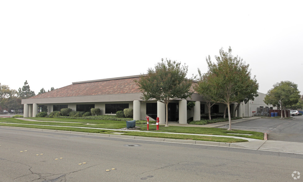 48507 Milmont Dr, Fremont, CA for rent - Building Photo - Image 1 of 3