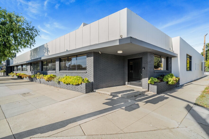 2101 W Burbank Blvd, Burbank, CA for sale - Building Photo - Image 1 of 1