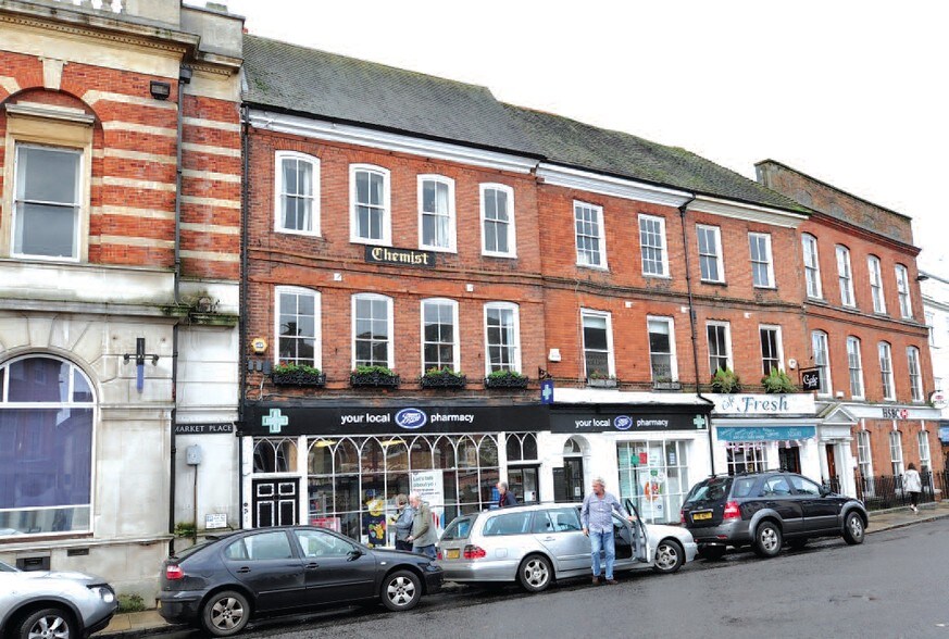 7-8 Market Pl, Romsey for sale - Primary Photo - Image 1 of 1
