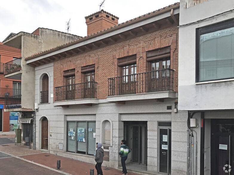 Plaza Del Pueblo, 13, Colmenar Viejo, Madrid for rent - Primary Photo - Image 1 of 2