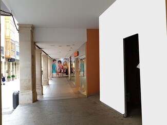More details for Calle el Collado, Soria - Office, Retail to Rent