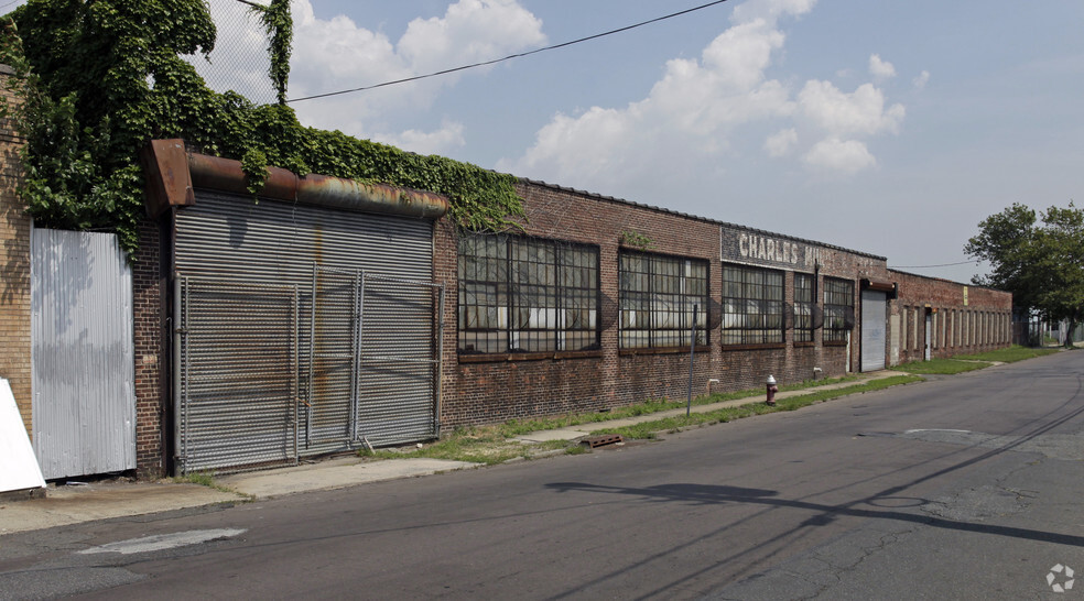 498 Johnston Ave, Jersey City, NJ for sale - Primary Photo - Image 1 of 1