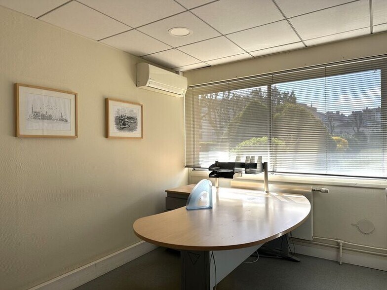 Office in Lyon for sale - Building Photo - Image 3 of 7