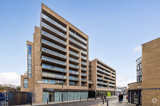 118 Vallance Rd, London for sale Primary Photo- Image 1 of 1