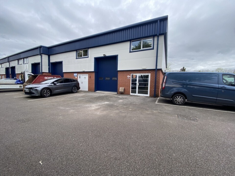 Arkwright Rd, Bedford to rent Building Photo- Image 1 of 2