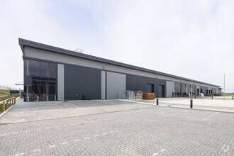 Cecil Pashley Way, Shoreham By Sea to rent Building Photo- Image 1 of 2