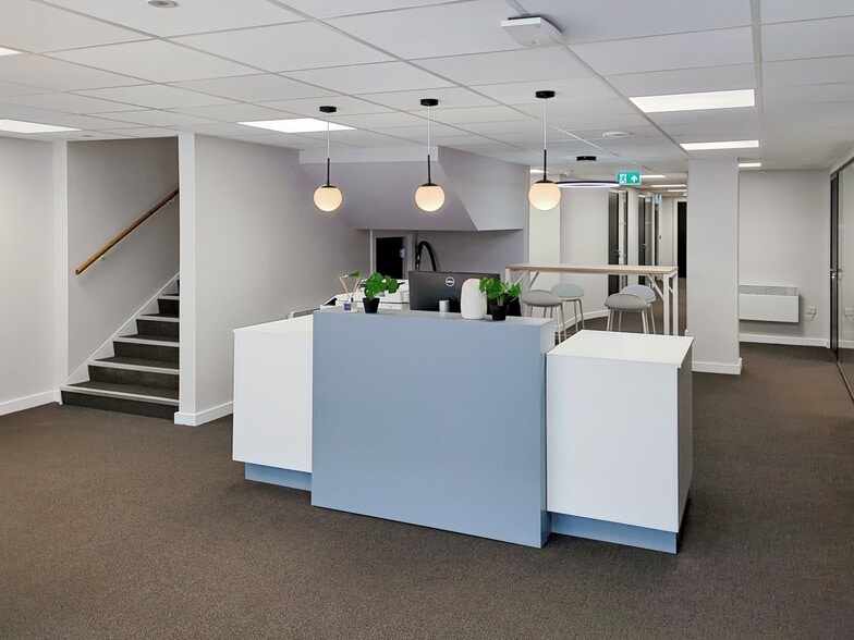 23-25 Market St, Crewe to rent - Interior Photo - Image 2 of 10
