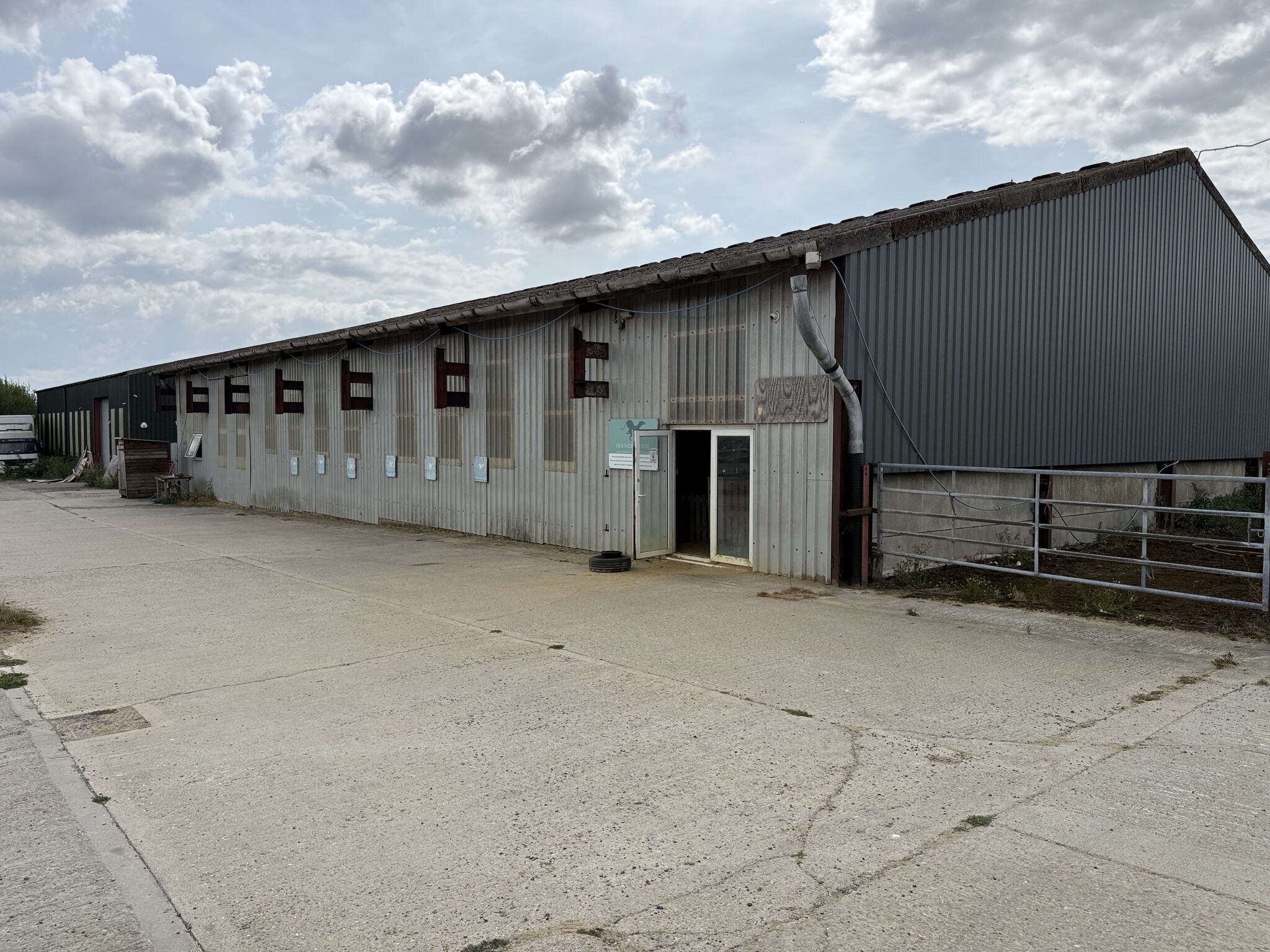 Hoursebridge Common, Ashurst, Steyning to rent Building Photo- Image 1 of 4