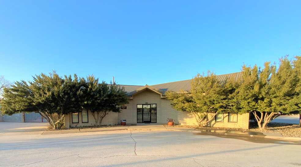 1600 Avenue O, Eunice, NM for sale - Primary Photo - Image 1 of 1