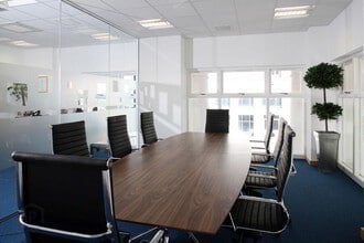 Saint Anne's Sq W, Belfast to rent Interior Photo- Image 2 of 3