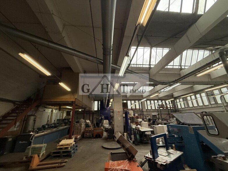 Industrial in Montreuil to rent - Interior Photo - Image 2 of 4
