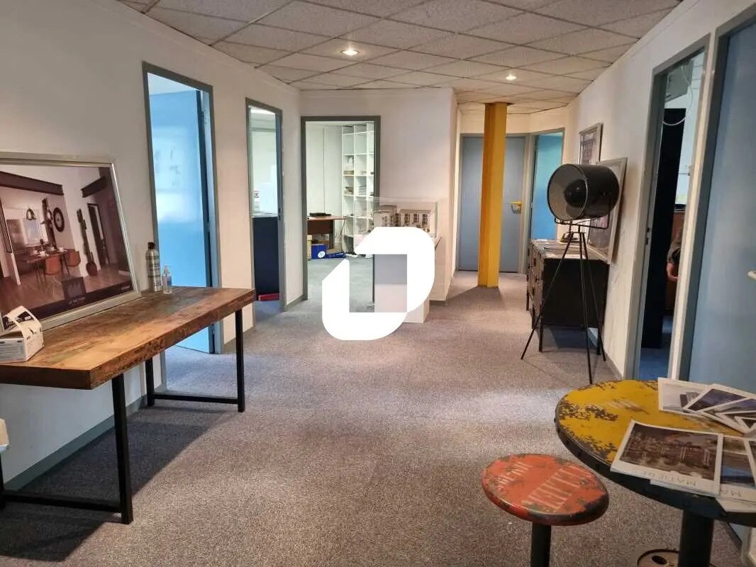 Office in Mérignac to rent Interior Photo- Image 1 of 23
