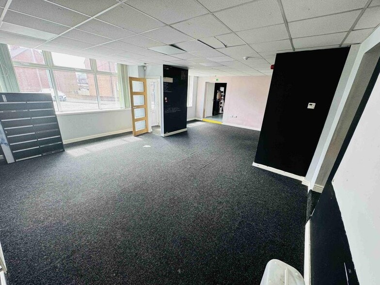 65-69 Front St, Houghton Le Spring to rent - Building Photo - Image 3 of 7