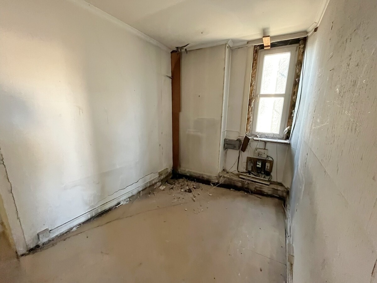 92-94 High St, Lockerbie, DGY DG11 2ES - Unit 94 - - Interior Photo - Image 2 of 5