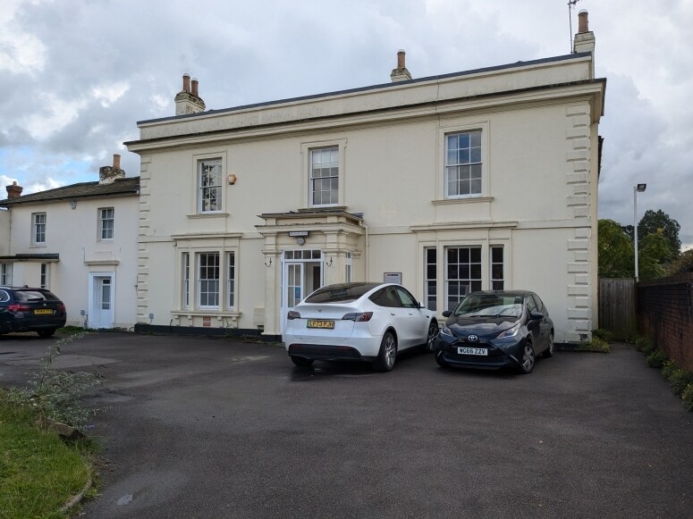 Horsham Rd, Cranleigh for sale Primary Photo- Image 1 of 16