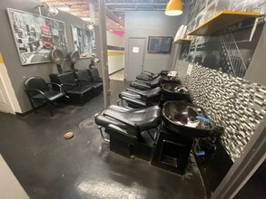 1735 Defoor Pl Nw, Atlanta, GA to rent Interior Photo- Image 2 of 6