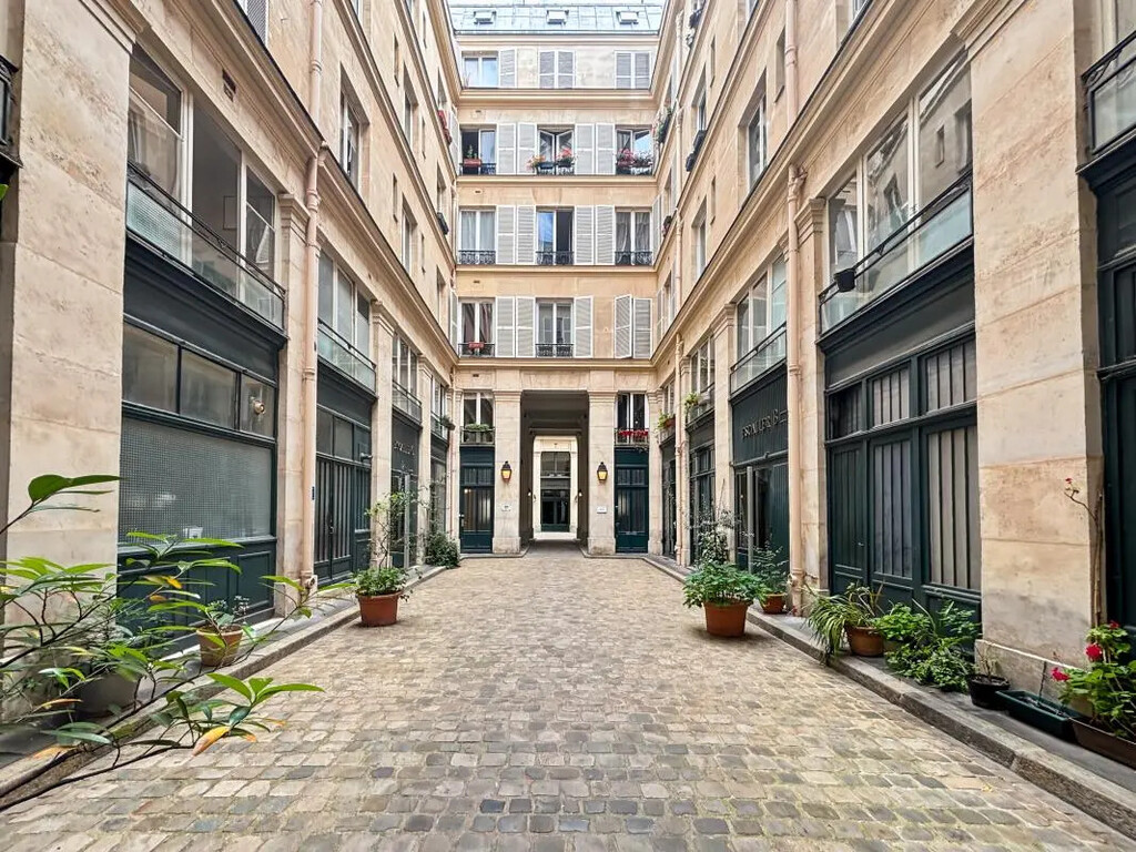 Location Bureaux 72 m² - Photo 1