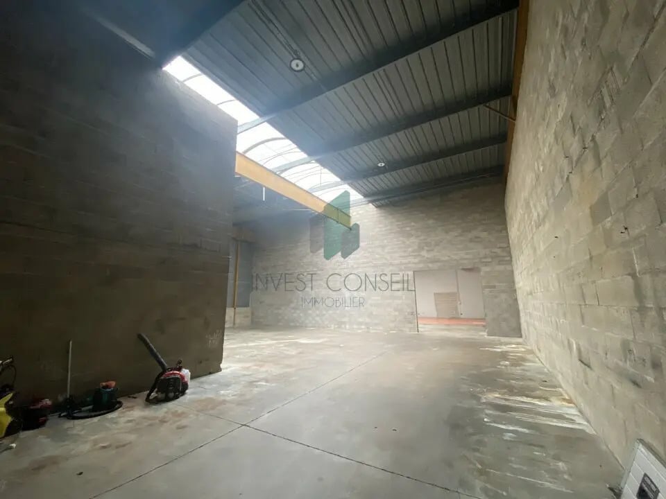 Light Industrial in Bezons to rent Interior Photo- Image 1 of 5