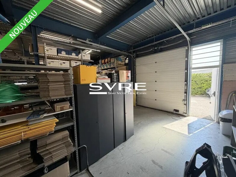 Light Industrial in Marseille to rent - Interior Photo - Image 2 of 6