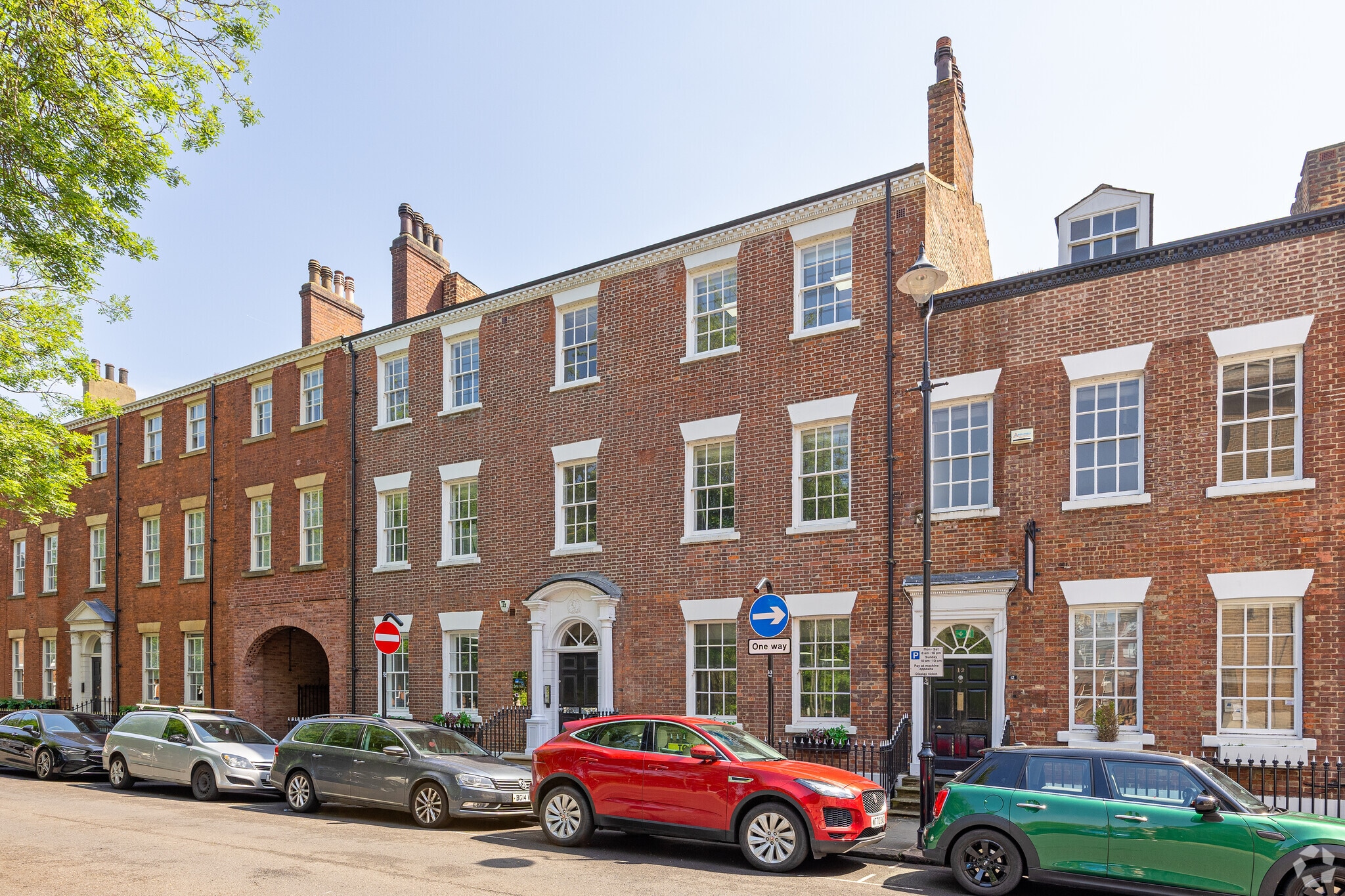 11 Park Sq E, Leeds to rent Primary Photo- Image 1 of 4