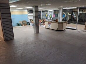 Oxford St, Swansea to rent Interior Photo- Image 1 of 4