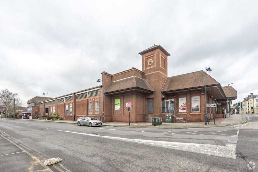 30-32 High St, Swindon for sale - Building Photo - Image 3 of 3