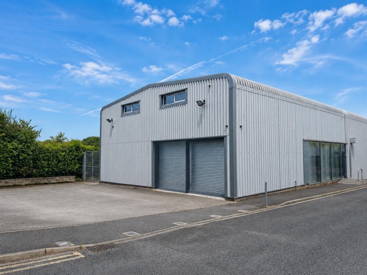Millennium Rd, Skipton to rent Building Photo- Image 1 of 9