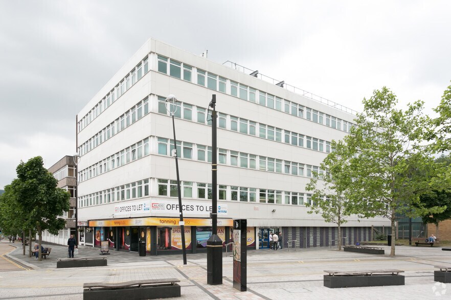 1-4 Castle St, Merthyr Tydfil to rent - Building Photo - Image 3 of 8